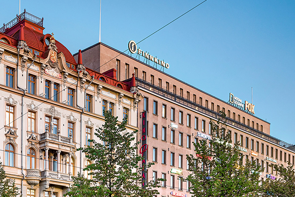 Fennia-kortteli edestä